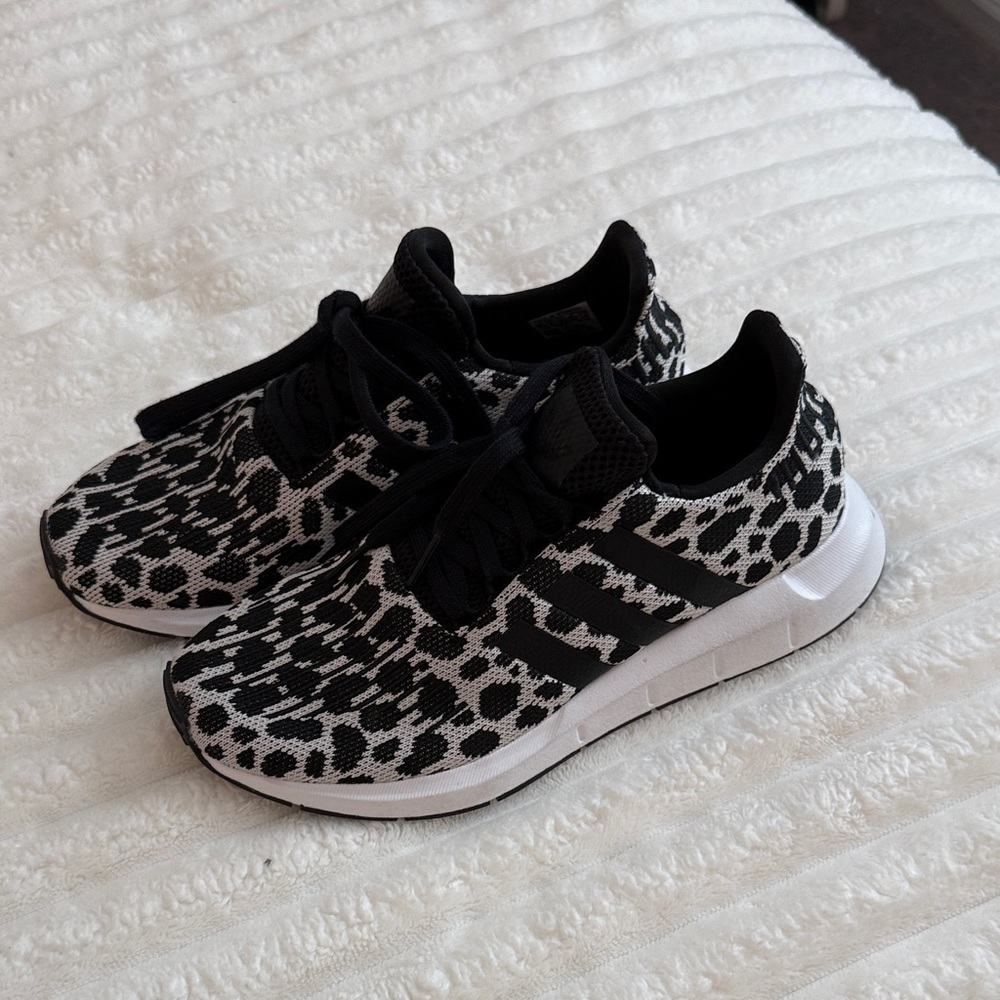 Adidas black and gray leopard print Sneakers - Picture 3 of 4